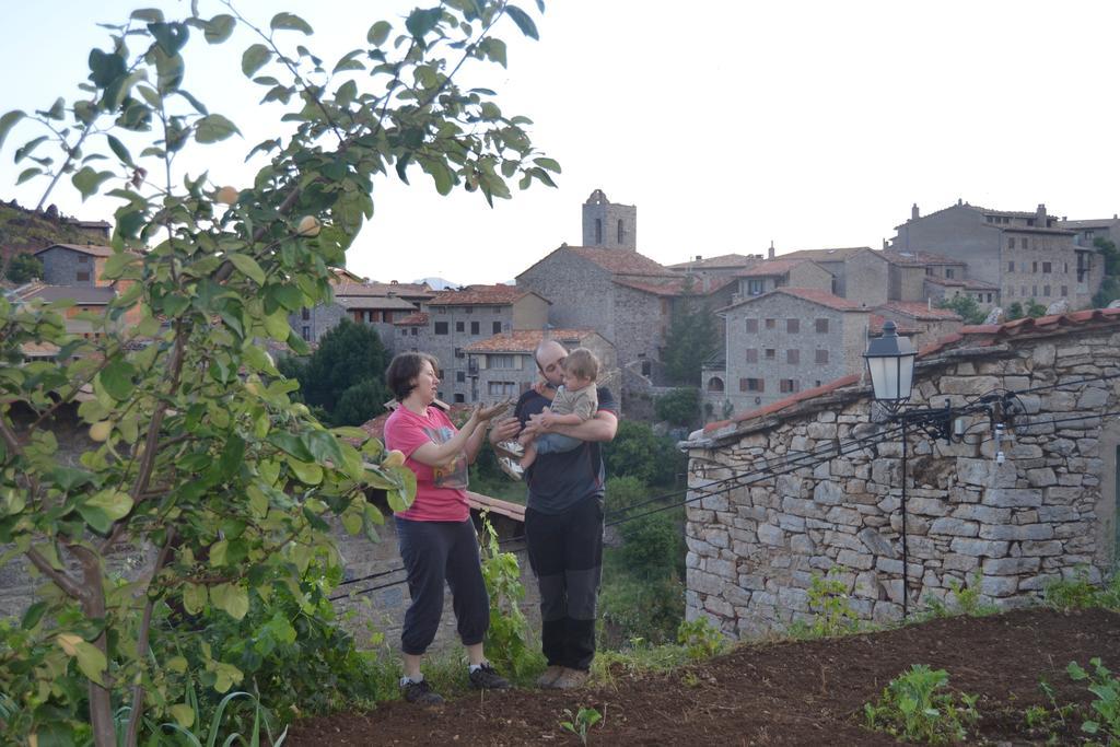 Hostal La Muntanya Кастелар де Н'Хуг Екстериор снимка
