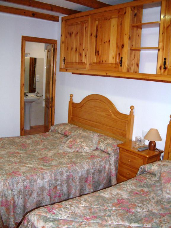 Hostal La Muntanya Кастелар де Н'Хуг Екстериор снимка
