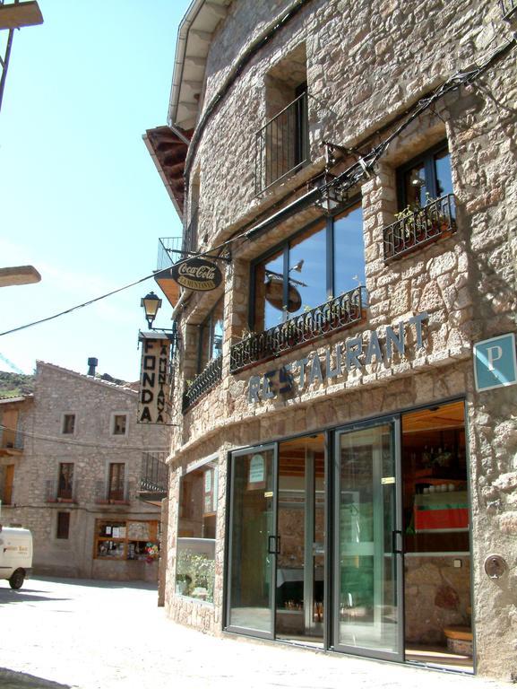 Hostal La Muntanya Кастелар де Н'Хуг Екстериор снимка