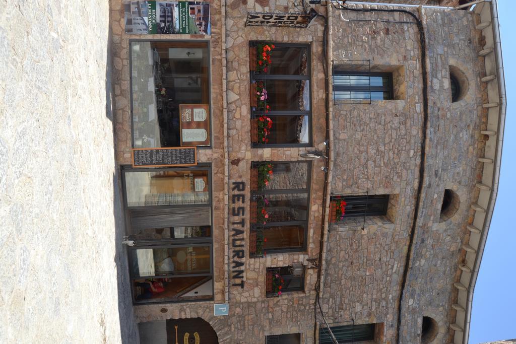 Hostal La Muntanya Кастелар де Н'Хуг Екстериор снимка