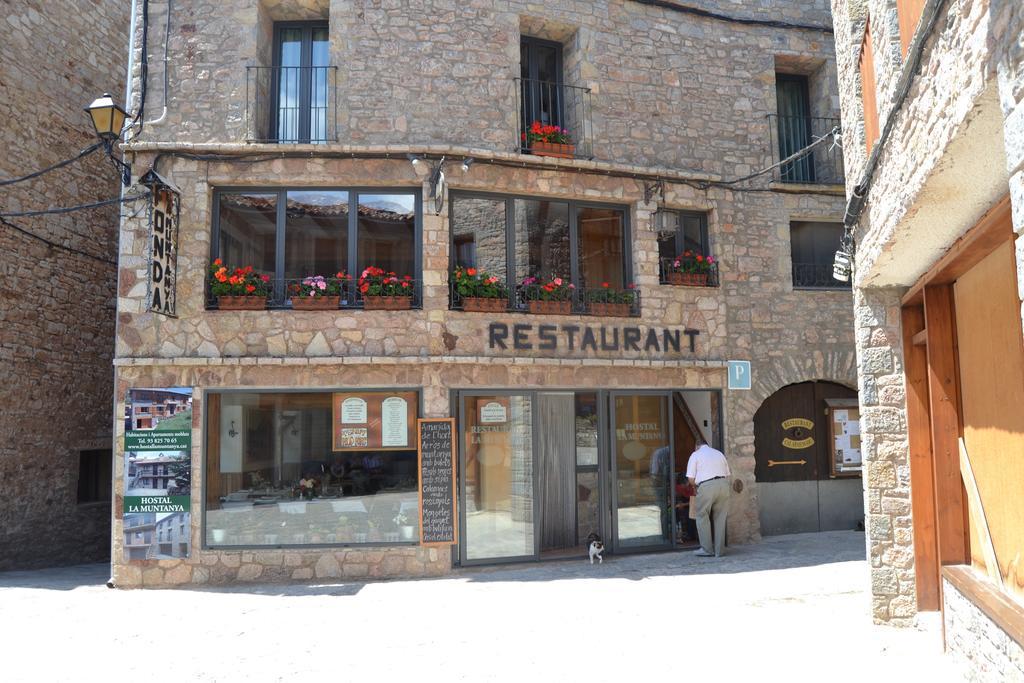 Hostal La Muntanya Кастелар де Н'Хуг Екстериор снимка