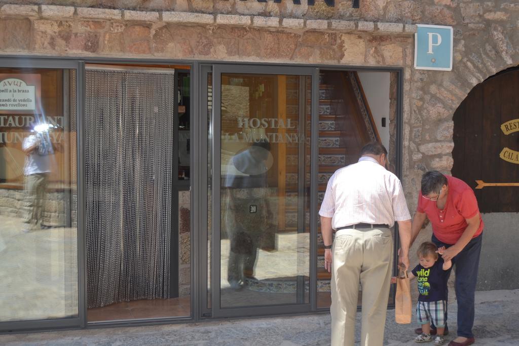 Hostal La Muntanya Кастелар де Н'Хуг Екстериор снимка