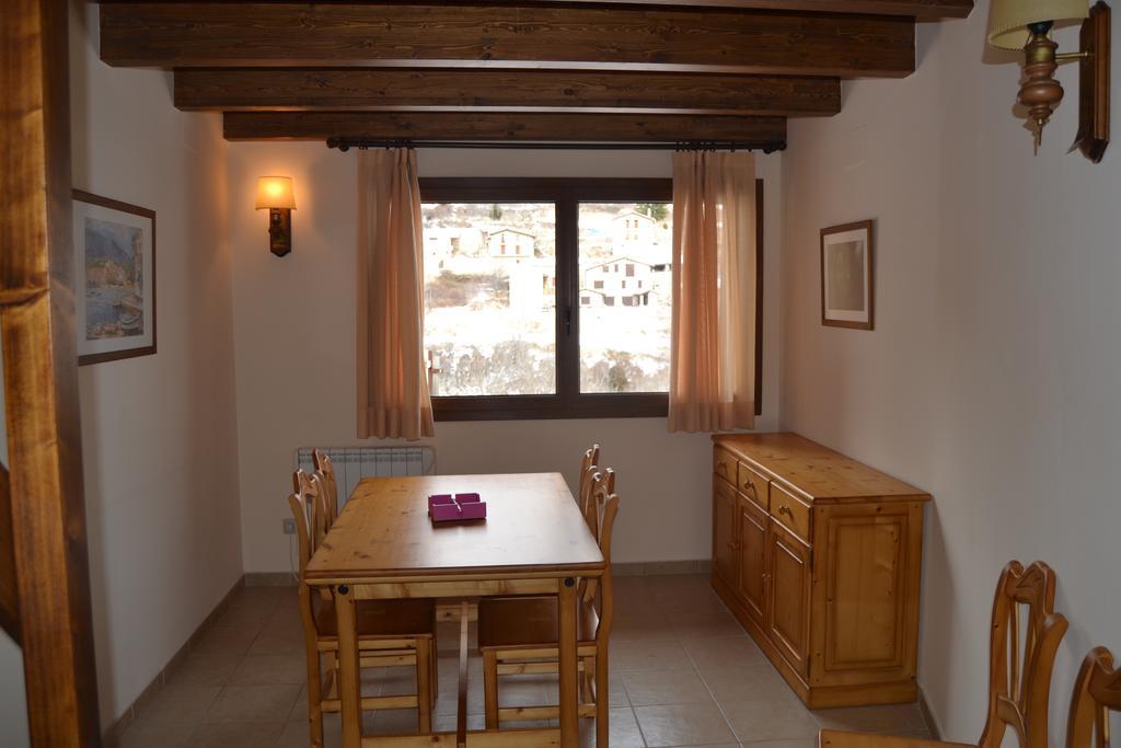 Hostal La Muntanya Кастелар де Н'Хуг Екстериор снимка